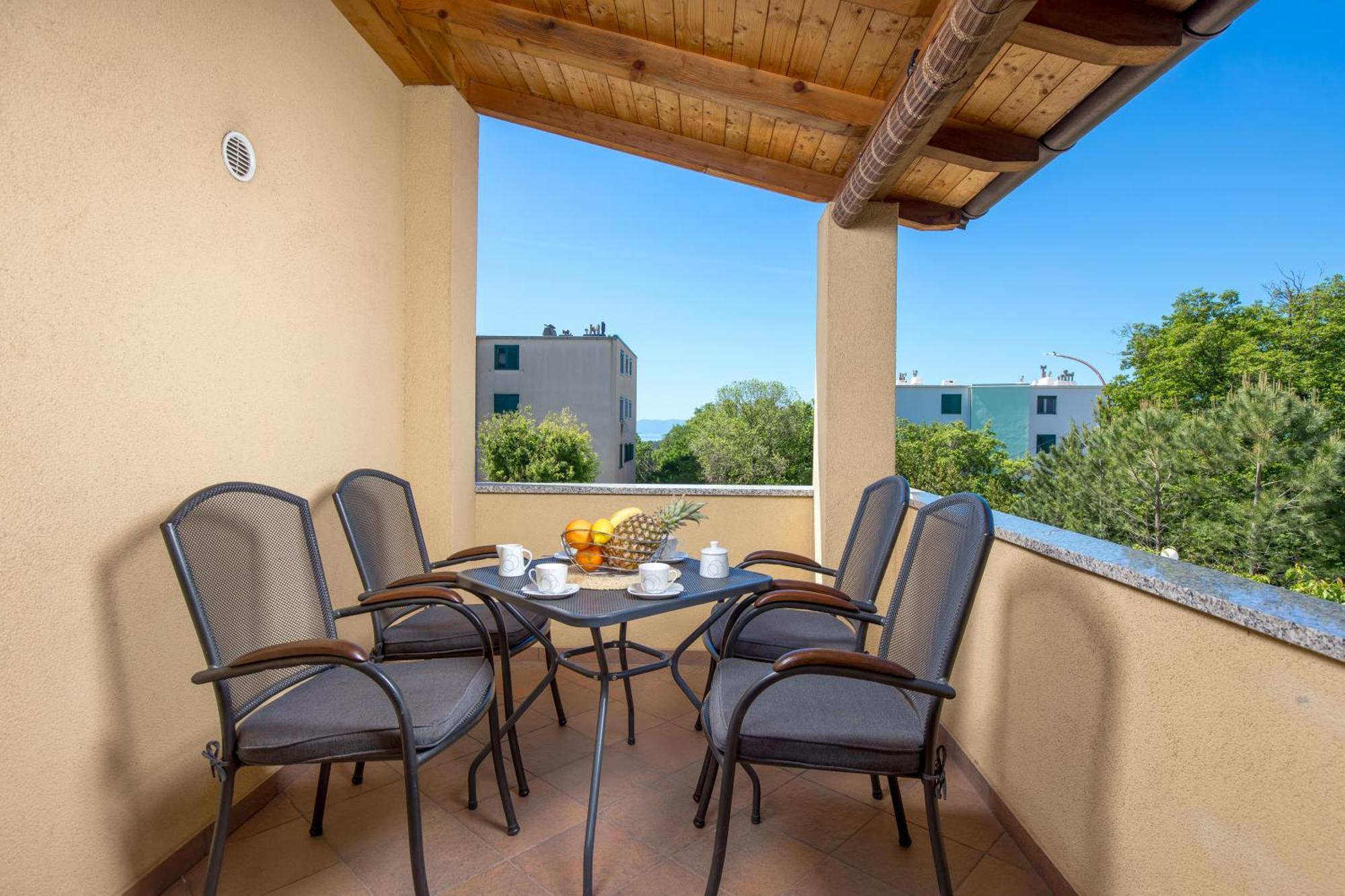Mladenka Apartment *