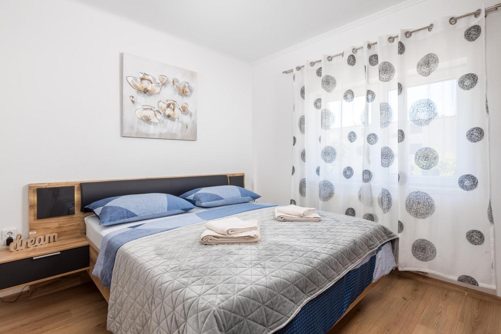 Apartment Mladenka Kraljevica